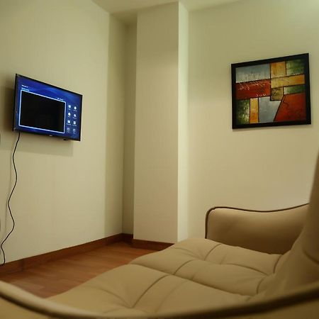 Hotel Imperia Suites Dzsálandhár Kültér fotó