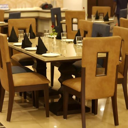 Hotel Imperia Suites Dzsálandhár Kültér fotó