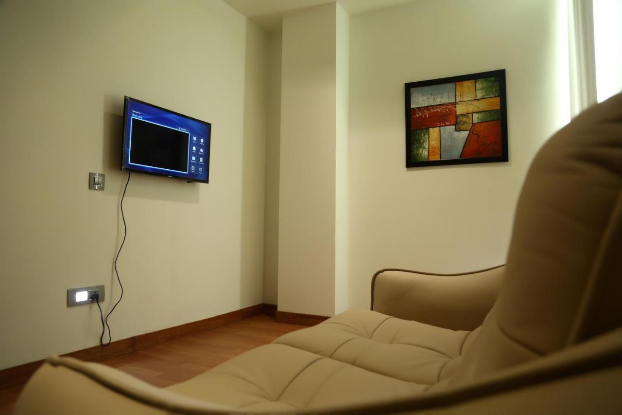 Hotel Imperia Suites Dzsálandhár Kültér fotó