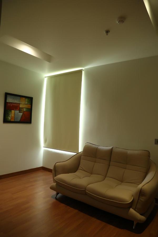 Hotel Imperia Suites Dzsálandhár Kültér fotó