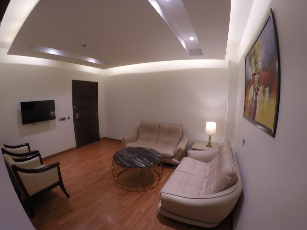 Hotel Imperia Suites Dzsálandhár Kültér fotó