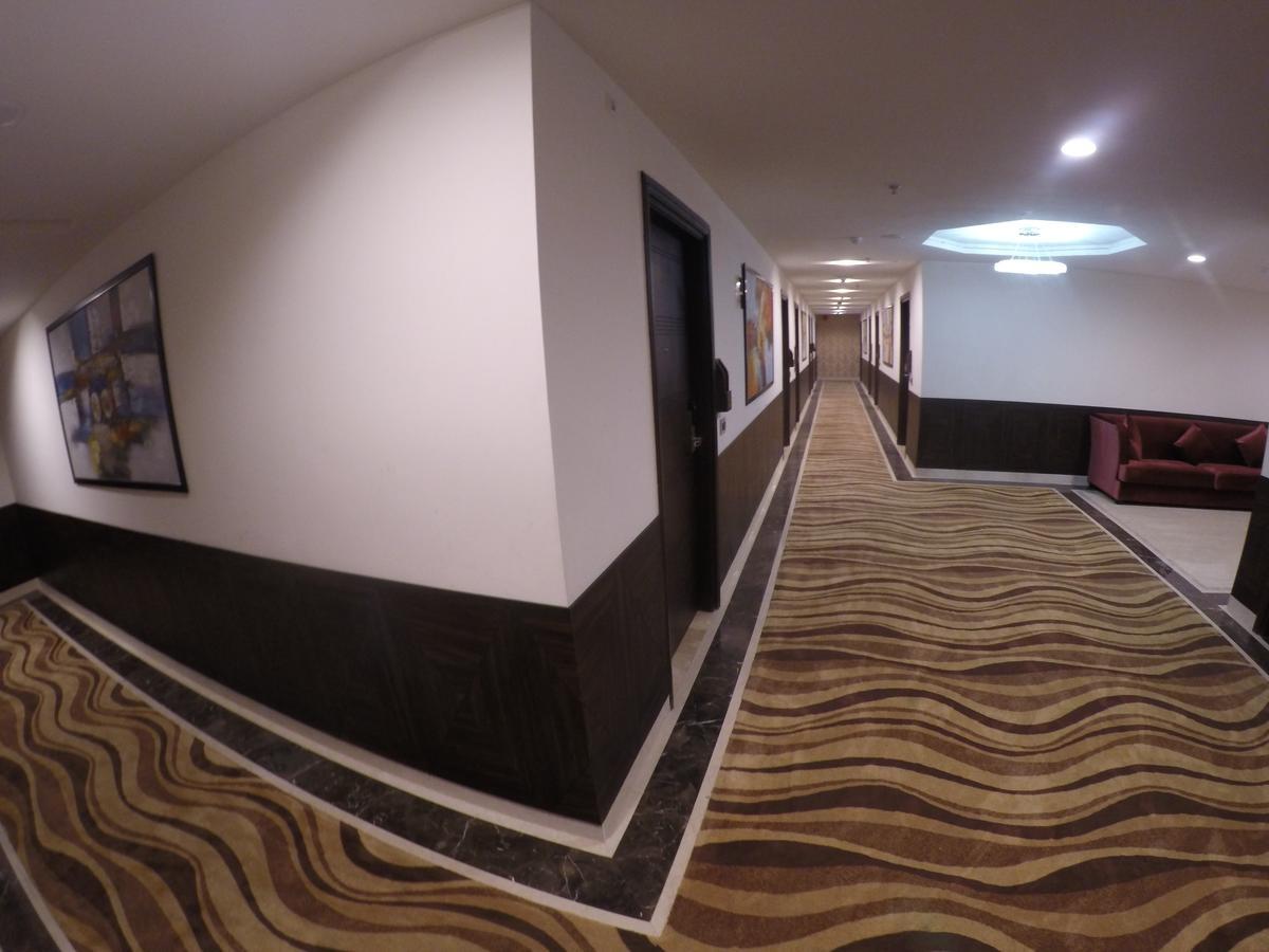 Hotel Imperia Suites Dzsálandhár Kültér fotó