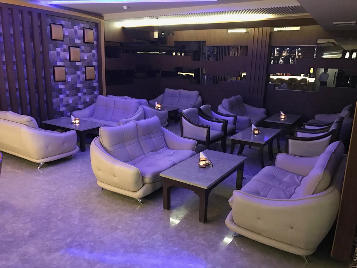 Hotel Imperia Suites Dzsálandhár Kültér fotó