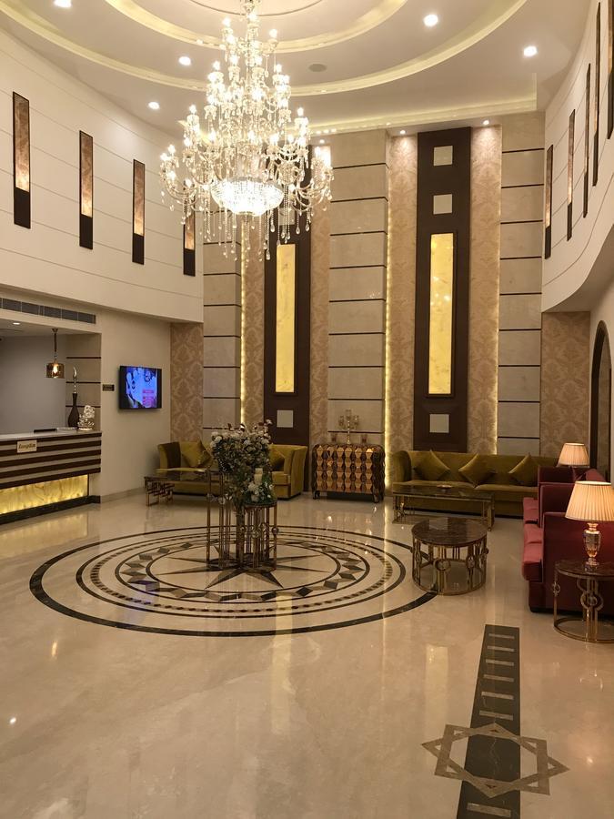 Hotel Imperia Suites Dzsálandhár Kültér fotó
